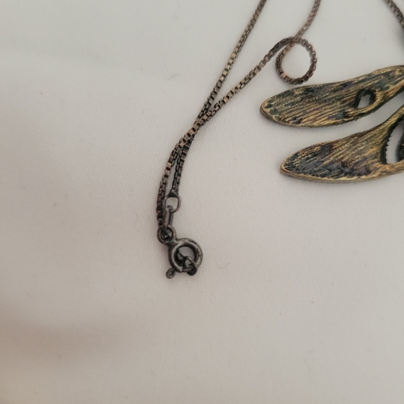 BEAUTIFUL DRAGONFLY NECKLACE BEJEWELED UNMARKED BLUE COLORS 2" PENDANT - Picture 5 of 10